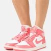 Air Jordan 1 Mid - Sneakers Hoog - White/Sea Coral/Atmosphere/Sail -Schoenenwinkel 1645c7a167554067925ba80264533f11