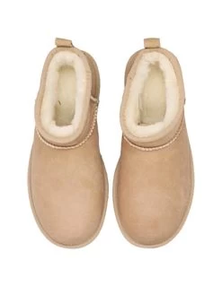 Ugg Classic Ultra Mini - Korte Laarzen - Sand 10 Ugg Classic Ultra Mini - Korte Laarzen - Sand -Schoenenwinkel 1826c32839c3473fa3bee377986c5b86