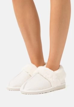 Pier One Pantoffels - White