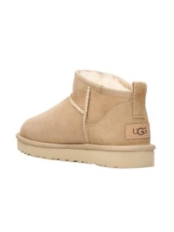 Ugg Classic Ultra Mini - Korte Laarzen - Sand 9 Ugg Classic Ultra Mini - Korte Laarzen - Sand -Schoenenwinkel 351ead526521466aa551436db67932ee