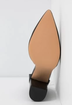 Even&Odd Hoge Hakken - Black 15 Even&Odd Hoge Hakken - Black -Schoenenwinkel 365284ae2a4343bc8c17127bd9f2e55e