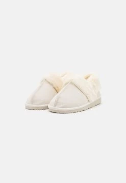 Pier One Pantoffels - White 10 Pier One Pantoffels - White -Schoenenwinkel 3d24649a22144e62b50d5c178dda582a