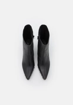 Jeffrey Campbell Walton - Cowboy-/Bikerlaarsjes - Black -Schoenenwinkel 40b7c2b7fd2041189a47bba59c125dd5