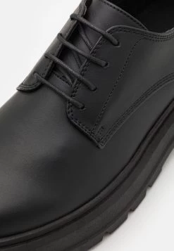 YOURTURN Unisex - Veterschoenen - Black -Schoenenwinkel 43d69cd400b84e0fa3a934e147dca544