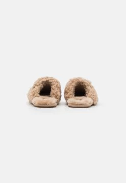 Ugg Maxi Curly Slide - Pantoffels - Sand 11 Ugg Maxi Curly Slide - Pantoffels - Sand -Schoenenwinkel 7a5c0c81c53845faaf6e05c68bd00159