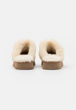 Ugg Disquette - Pantoffels - Chestnut 15 Ugg Disquette - Pantoffels - Chestnut -Schoenenwinkel 7ad139fafb204b06939c1bed1b37bd51