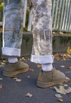 Ugg Korte Laarzen - Marrone 11 Ugg Korte Laarzen - Marrone -Schoenenwinkel 805545edaa1f4bd18248d04b1a641ed4