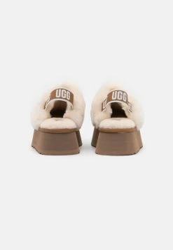 Ugg Funkette - Pantoffels - Chestnut 9 Ugg Funkette - Pantoffels - Chestnut -Schoenenwinkel 8558314d6725466c93610e1fcaf3c85e