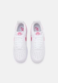 Nike Sportswear W Air Force 1 07 Ess Trnd - Sneakers Laag - White/Desert Berry -Schoenenwinkel 87301f0977bd4de993421f7daecdfbff