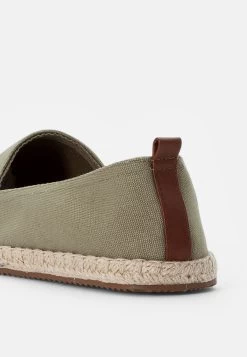 Pier One Rena Espadrille Unisex - Espadrilles - Olive -Schoenenwinkel 8b1ef3dce9d344a08d816af96a53324d