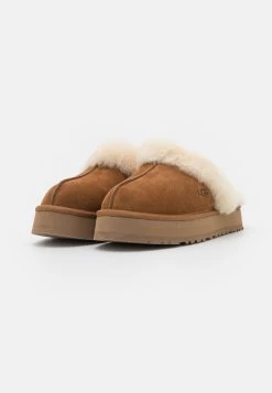 Ugg Disquette - Pantoffels - Chestnut 14 Ugg Disquette - Pantoffels - Chestnut -Schoenenwinkel 8b553ca615ce4fa7ab46eb64ab2c8ed0