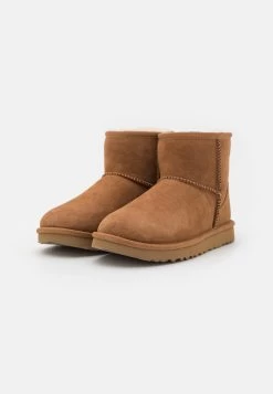 Ugg Classic Mini Regenerate - Korte Laarzen - Chestnut -Schoenenwinkel 91ddfe54a0364645be52c0ae908d52e9