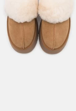 Ugg Funkette - Pantoffels - Chestnut 11 Ugg Funkette - Pantoffels - Chestnut -Schoenenwinkel 9306b3661e5d4014a937d49ca8b0ac7e