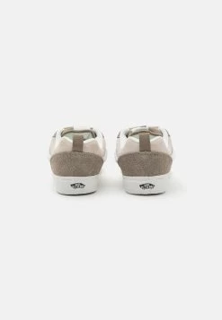Vans Knu Skool Unisex - Skateschoenen - Beige/Light Brown/White -Schoenenwinkel 943d40e618e94fc6bb9b9c7e8bac78ab