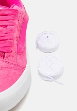 Vans Knu Skool Unisex - Skateschoenen - Pink Glow 13 Vans Knu Skool Unisex - Skateschoenen - Pink Glow -Schoenenwinkel a59914d850ec4203990fc5f6b9449100