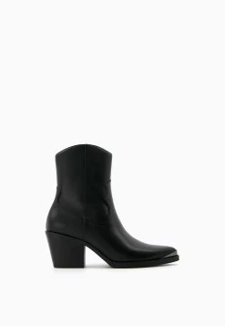 BERSHKA Heeled With Metallic Toe - Cowboy-/Bikerlaarsjes - Black 15 BERSHKA Heeled With Metallic Toe - Cowboy-/Bikerlaarsjes - Black -Schoenenwinkel aa55e44a5fcc4e98b9cc58b850cd757b