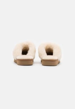 Ugg Cozy - Pantoffels - Cream -Schoenenwinkel b5571a74f6324f21a1659713442b57c9