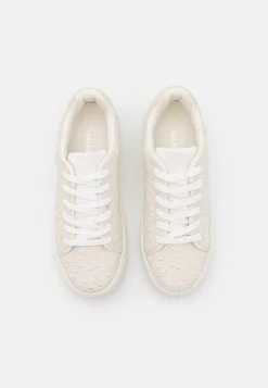 Sneakers Laag - Off-White 13 Sneakers Laag - Off-White -Schoenenwinkel b6bca5098d4e4b0e94751424c8925415