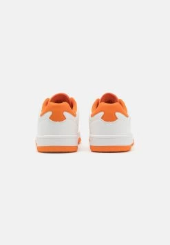 Sneakers Laag - White/Orange -Schoenenwinkel b768a6b6e70c4437b497c334a5073b87