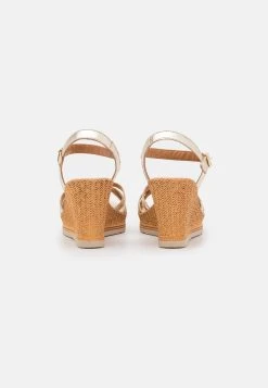 Tamaris Sandalen Met Hoge Hak - Light Gold -Schoenenwinkel cbb88e47f4a1448ab03db8d2d127c635